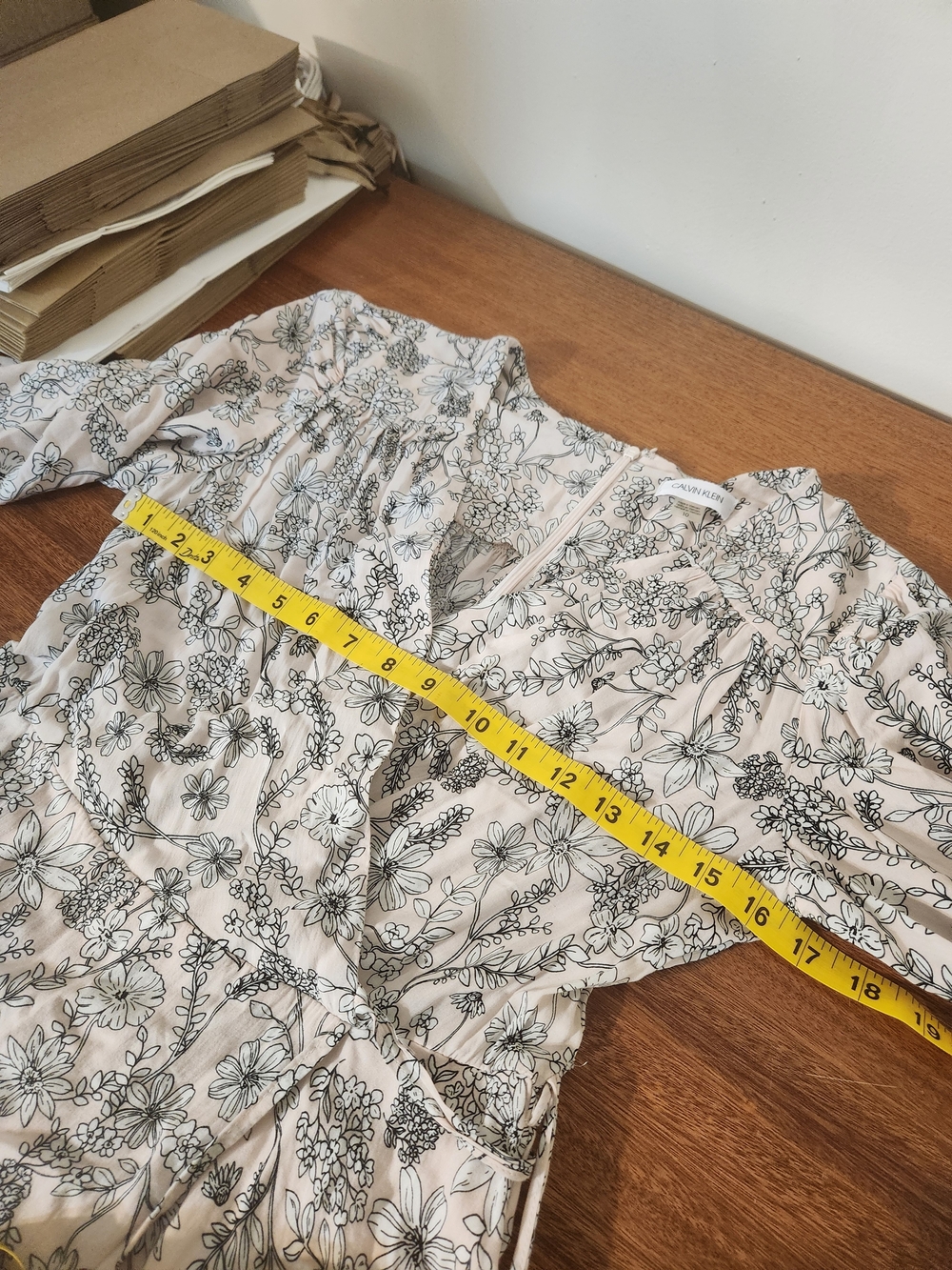 Calvin Klein Floral Wrap-Style Women’s Dress in Light Blush Sz 10 - Picture 9 of 14
